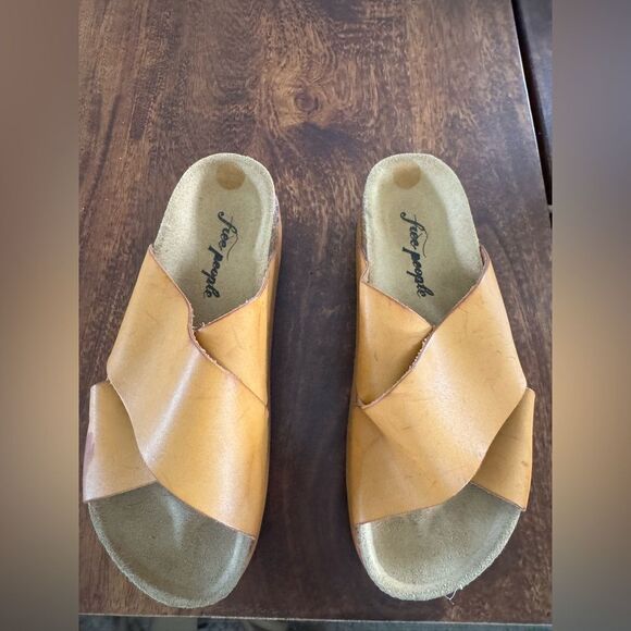 NEW Free People Sidelines Flatform Slides in Honey - Picture 4 of 5